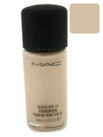 Mac Select SPF15 Foundation (NC15)